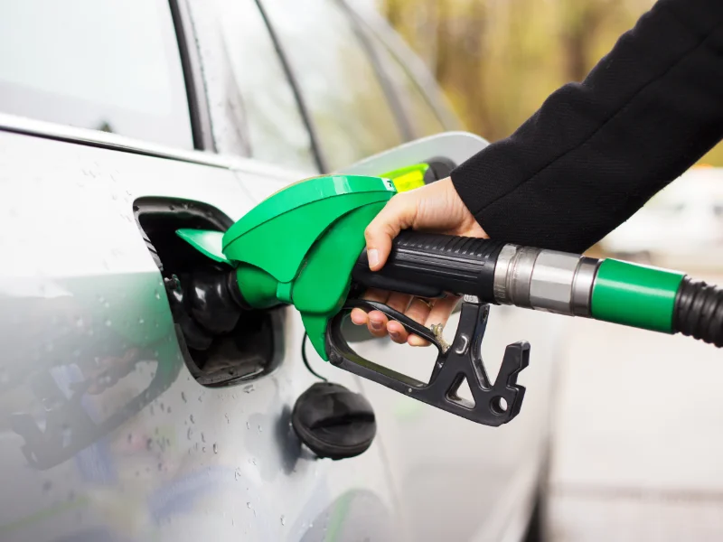 Diesel o benzina? Quanto costa davvero mantenere un’auto nel 2026