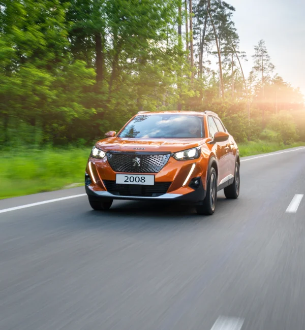 Le 5 formule assicurative più convenienti per chi cambia auto spesso